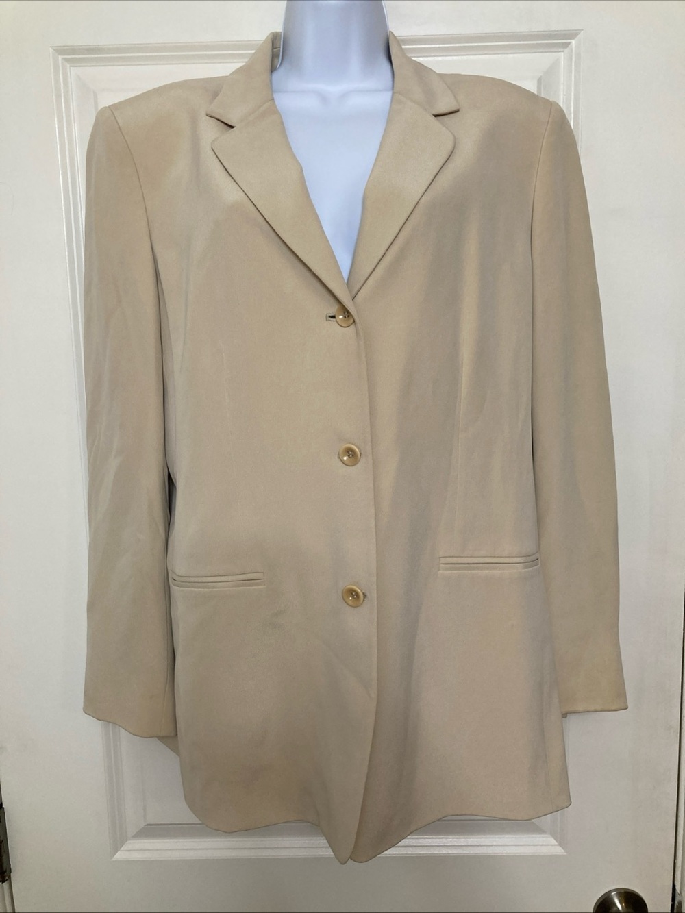Liz Claiborne Collection Womens 100% Silk 3 Button Blazer Beige Sz 14 Old Money